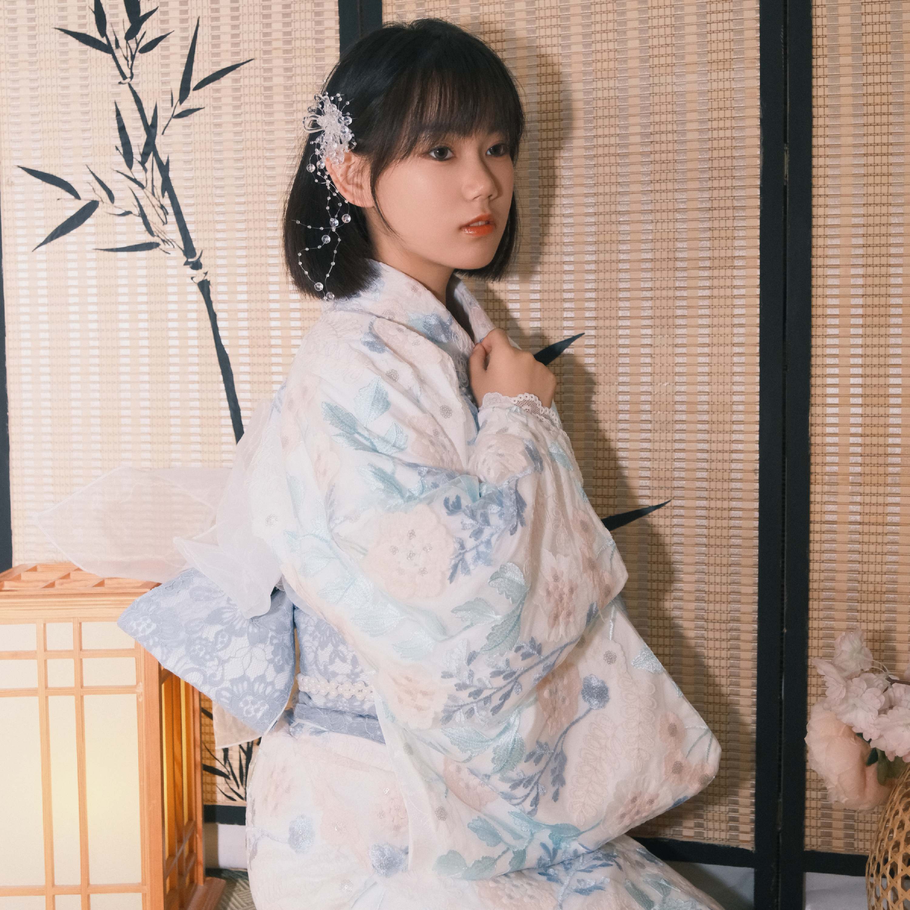女士小纹蕾丝和服