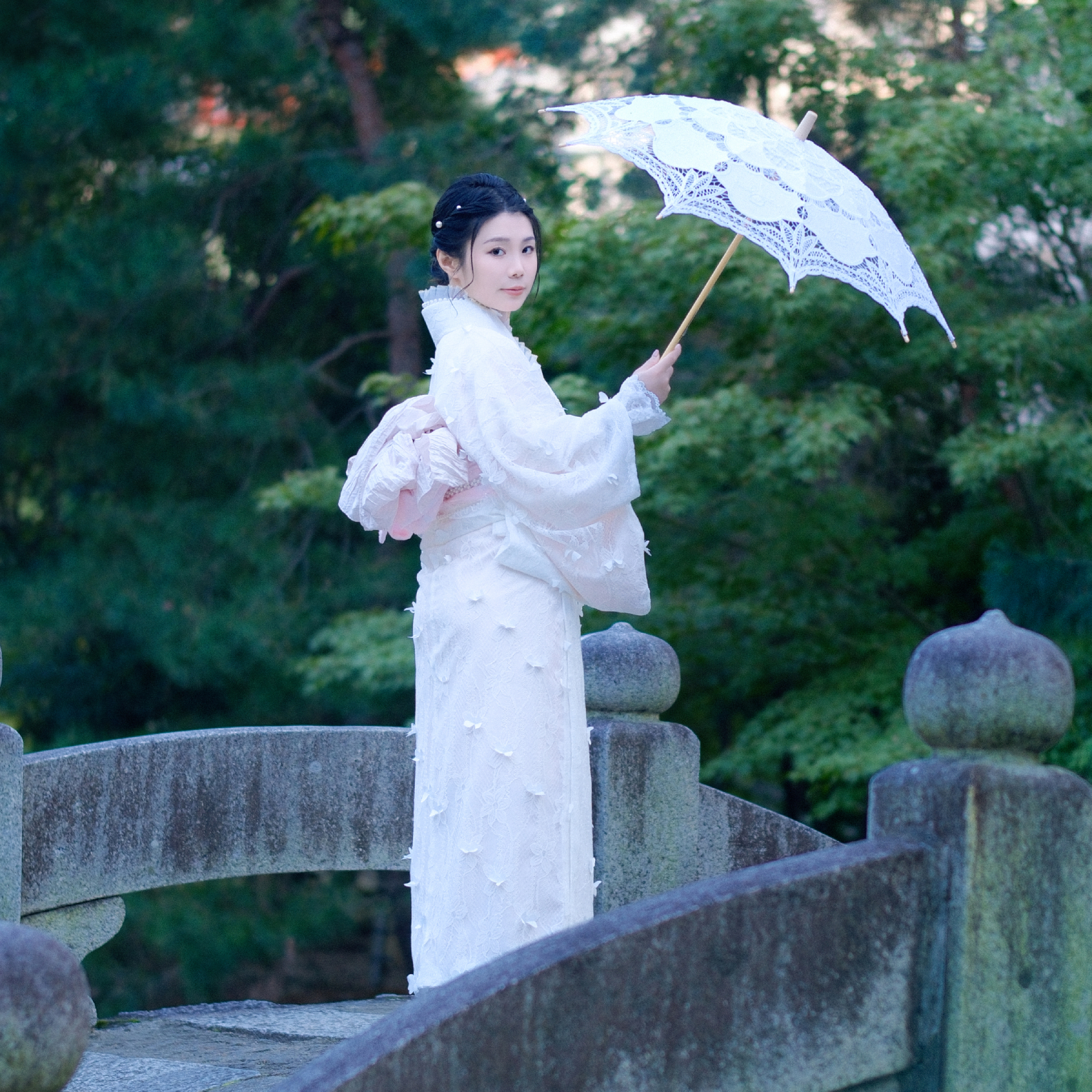 女士小纹蕾丝和服