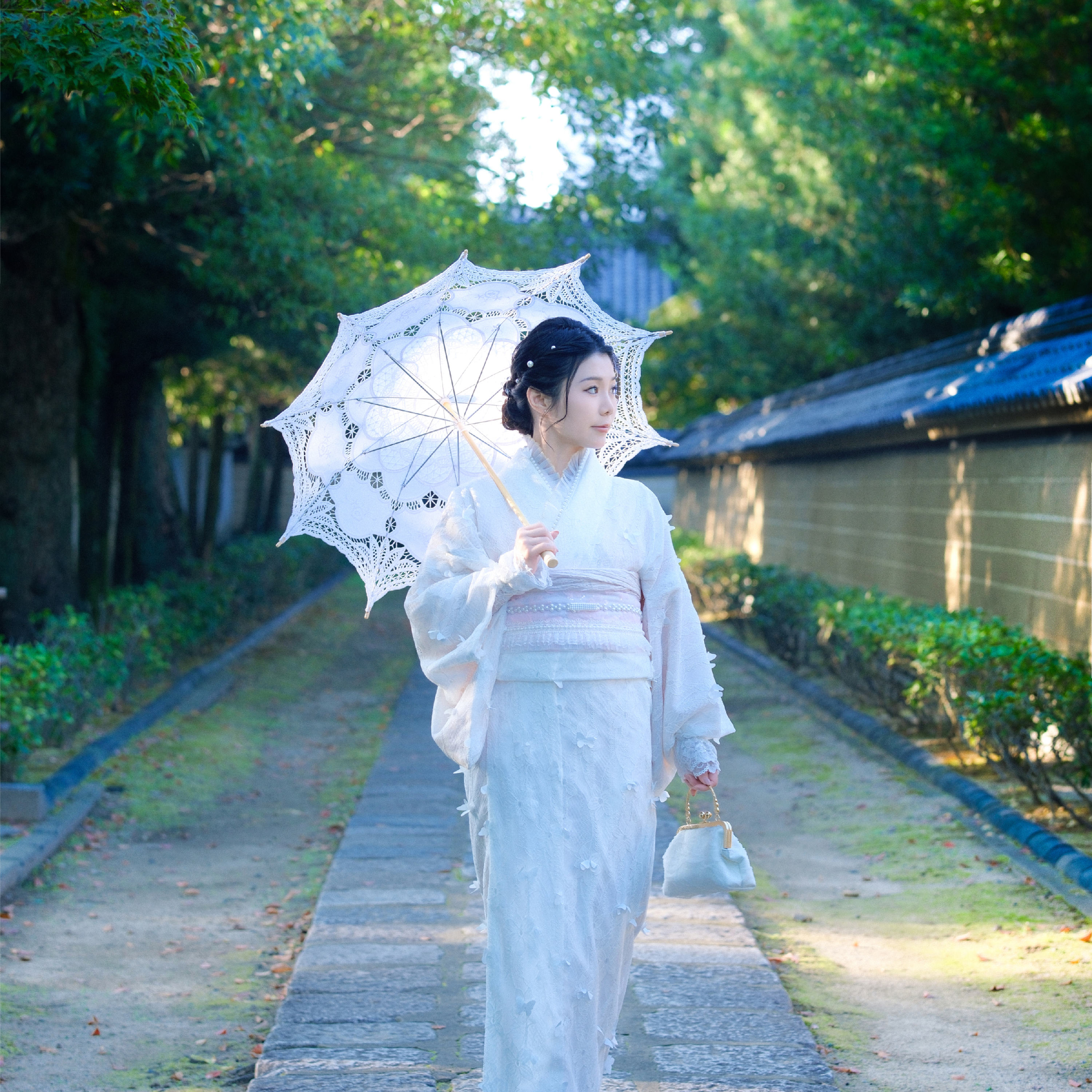 女士小纹蕾丝和服